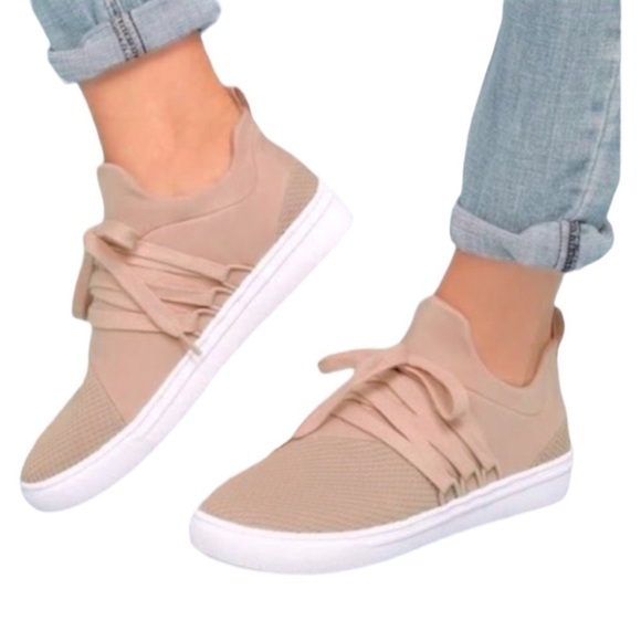 𝅺STEVE MADDEN Lancer Slip on Sneaker Tan Womens Sz 8 - Picture 2 of 12